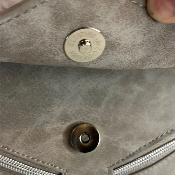 Reaction Kenneth Cole  Crossbody Bag - Picture 6 of 13